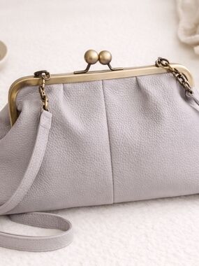 Vintage Style Kisslock Clutch Crossbody Bag Gray Pebbled Leather Look